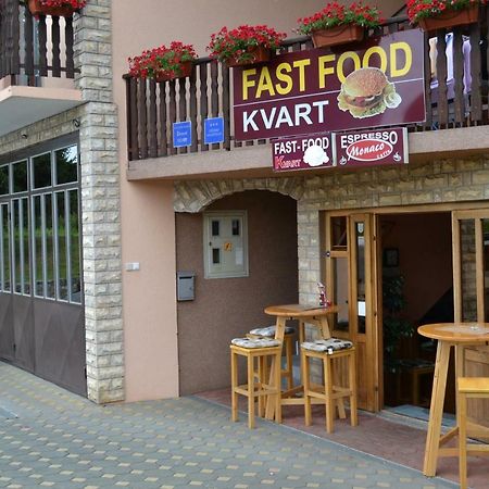 Guesthouse Zalac スルニュ エクステリア 写真