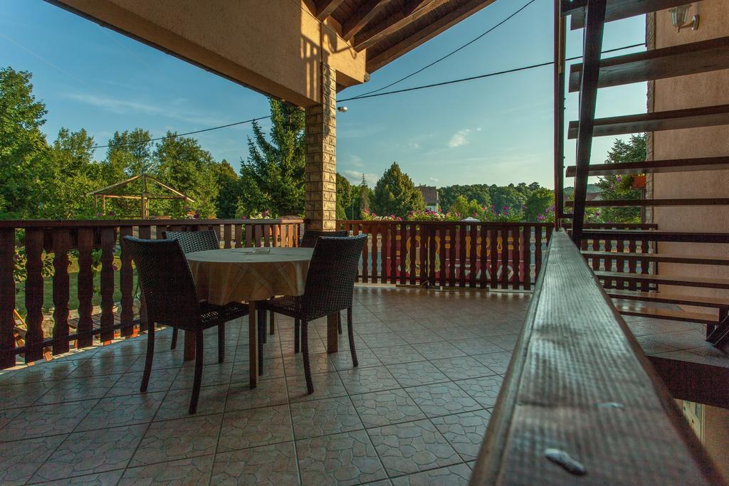 Guesthouse Zalac スルニュ エクステリア 写真