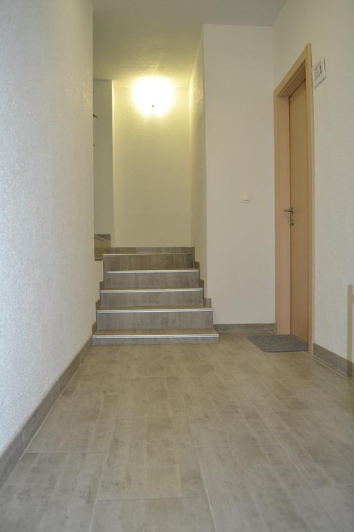 Guesthouse Zalac スルニュ エクステリア 写真