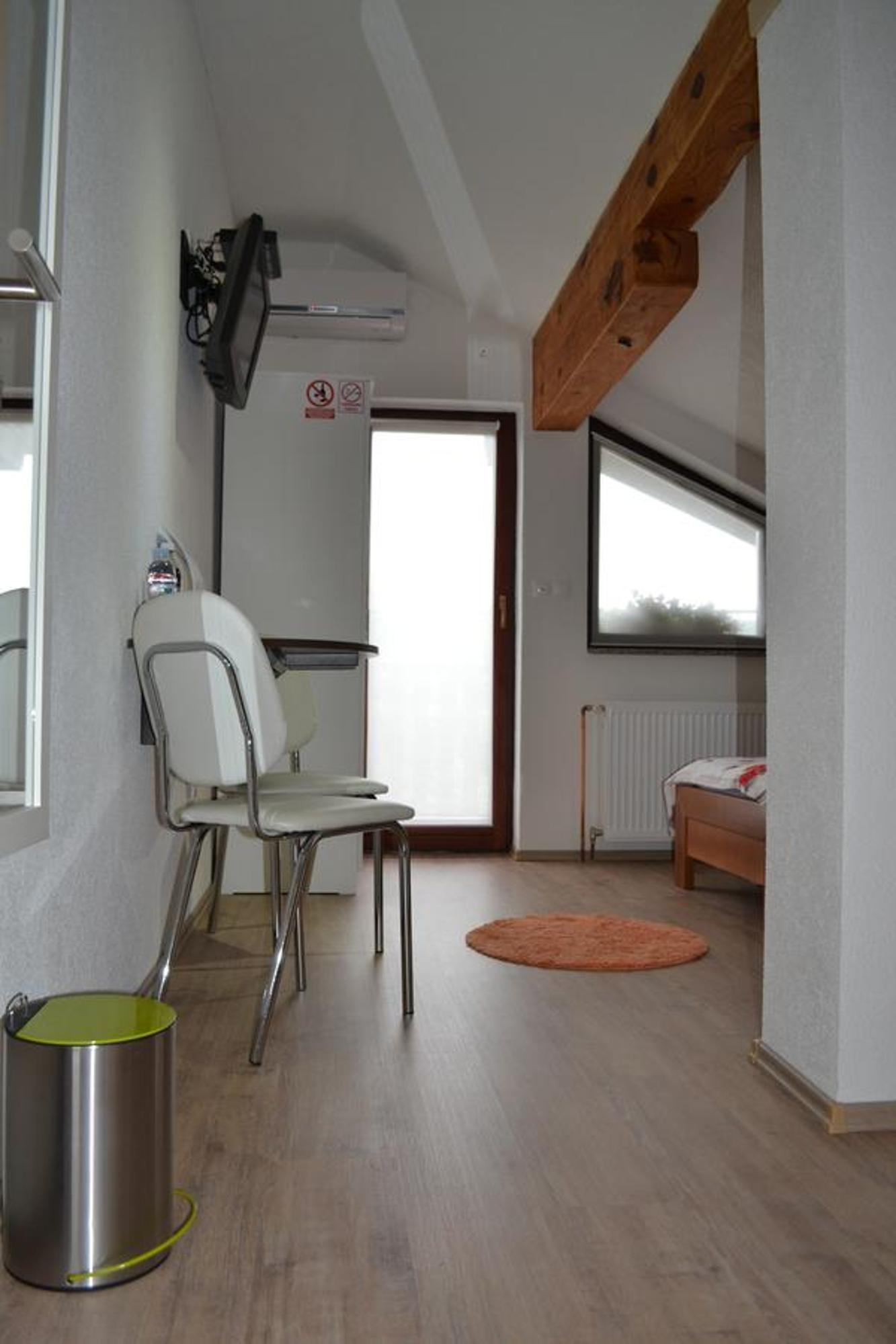 Guesthouse Zalac スルニュ エクステリア 写真