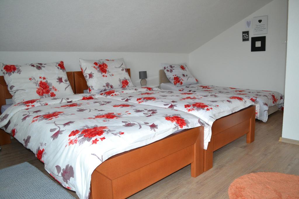 Guesthouse Zalac スルニュ エクステリア 写真