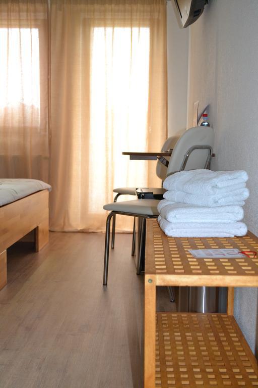 Guesthouse Zalac スルニュ エクステリア 写真